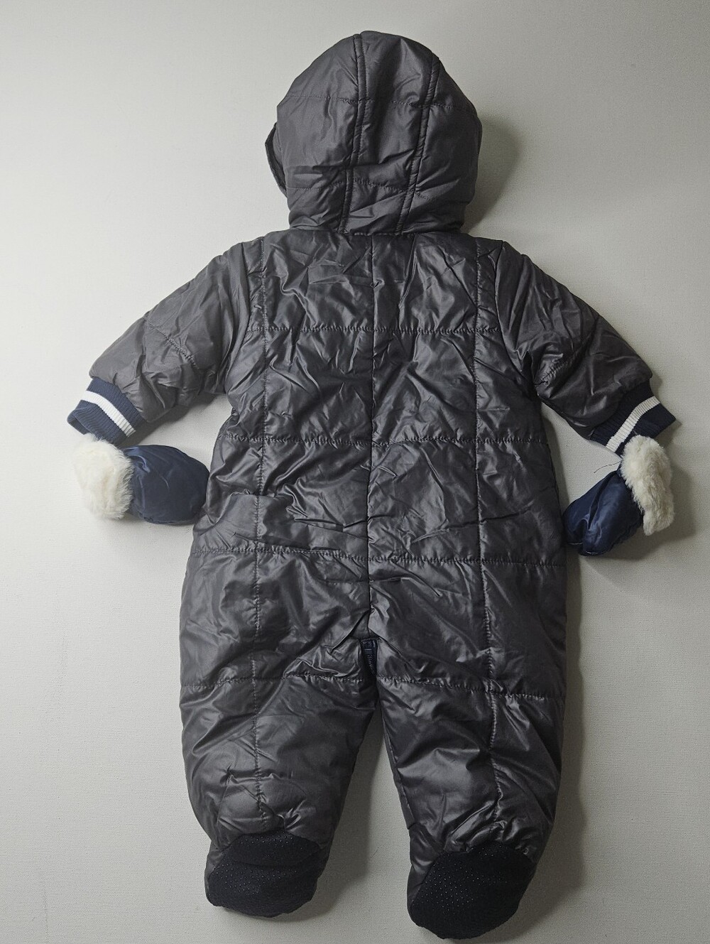 Baby Snow Suit Size: 3 Month - Picture 2 of 4